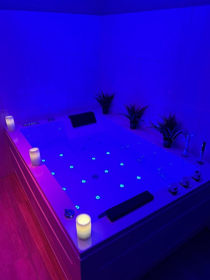 Narbnb - Eden Suite - Jacuzzi - Parking - Clim Нарбонна Экстерьер фото